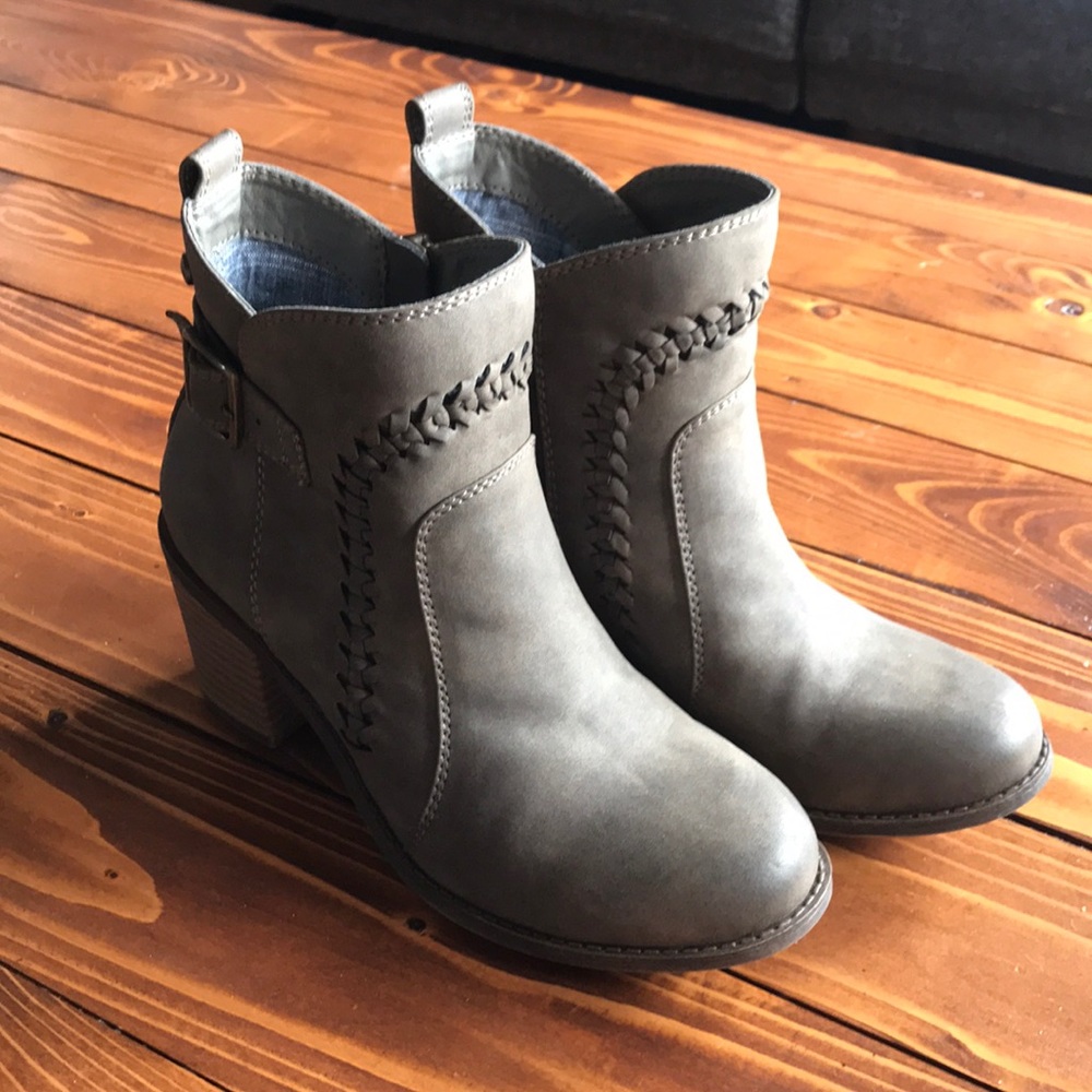 Grey Roxy Boot